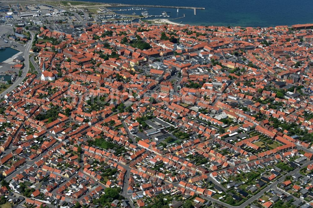 Ronne - Insel Bornholm aus der Vogelperspektive: Meeres-Küste der Ostsee in Ronne - Insel Bornholm in Region Hovedstaden, Dänemark