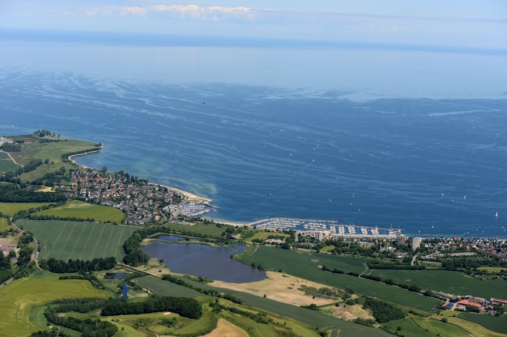 Luftbild Strande - Meeres-Küste der Ostsee in Strande im Bundesland Schleswig-Holstein