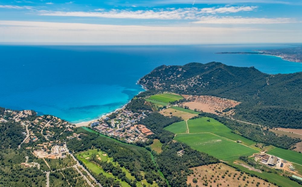 Luftaufnahme Canyamel - Meeres-Küste mit Strand in Canyamel in Balearische Insel Mallorca, Spanien