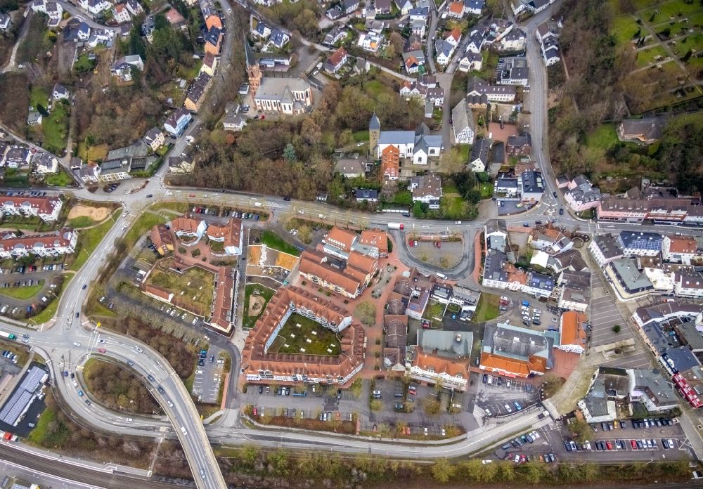 Luftaufnahme Fröndenberg/Ruhr - Mehrfamilienhaussiedlung am Bruayplatz - Winschotener Straße in Fröndenberg/Ruhr im Bundesland Nordrhein-Westfalen, Deutschland