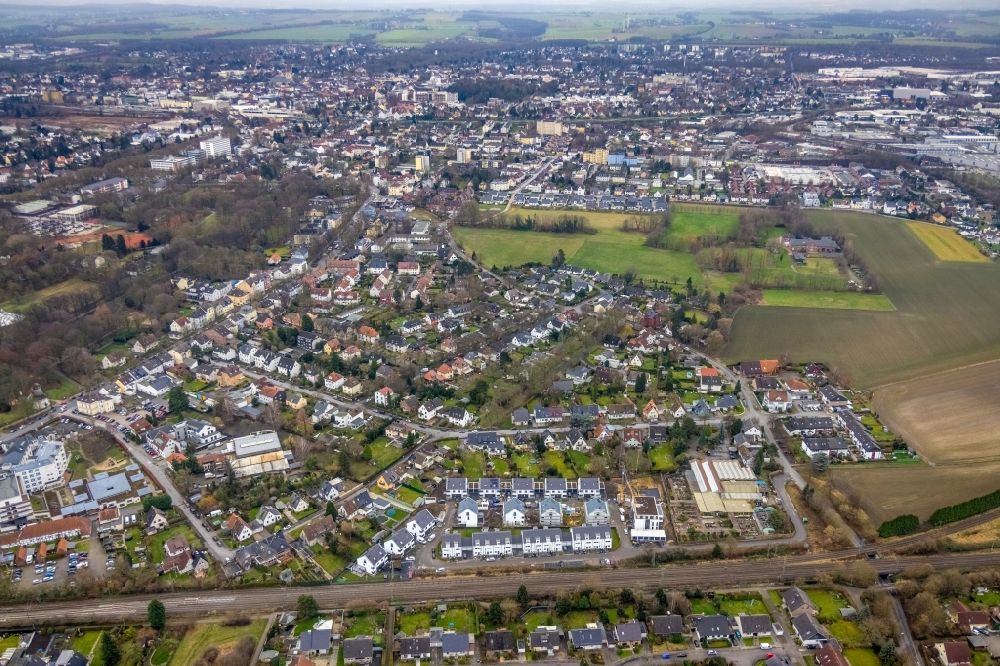 Luftaufnahme Unna - Mehrfamilienhaussiedlung entlang der Gadumerstraße in Unna im Bundesland Nordrhein-Westfalen, Deutschland