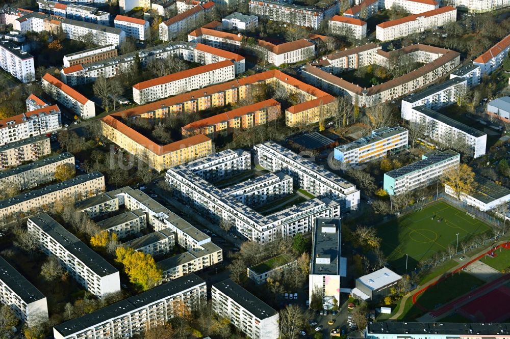 Berlin aus der Vogelperspektive: Mehrfamilienhaussiedlung Goeckestraße im Ortsteil Hohenschönhausen in Berlin, Deutschland