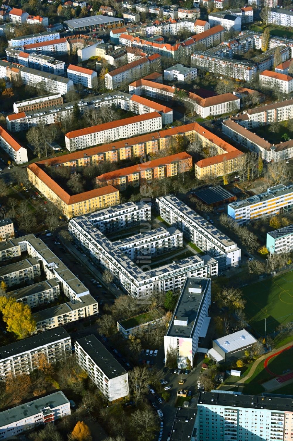 Luftbild Berlin - Mehrfamilienhaussiedlung Goeckestraße im Ortsteil Hohenschönhausen in Berlin, Deutschland