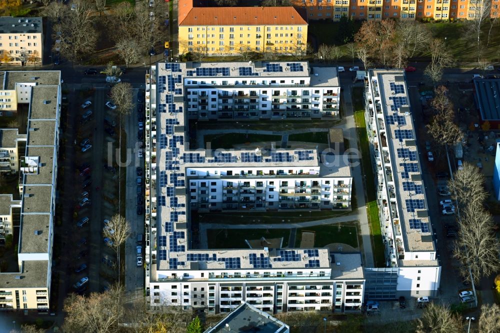 Luftaufnahme Berlin - Mehrfamilienhaussiedlung Goeckestraße im Ortsteil Hohenschönhausen in Berlin, Deutschland