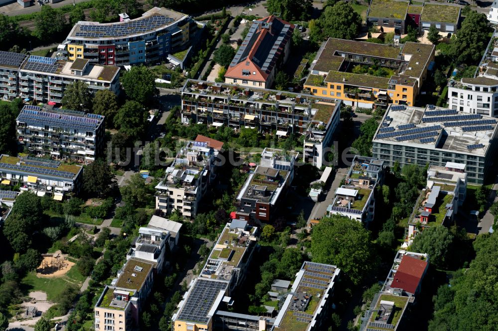 Luftbild Freiburg im Breisgau - Mehrfamilienhaussiedlung an der Kurt-Tucholsky-Straße in Freiburg im Breisgau im Bundesland Baden-Württemberg, Deutschland