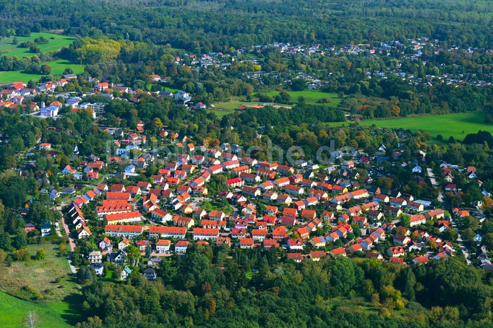 Luftbild Schildow - Mehrfamilienhaussiedlung am Lärchensteig in Schildow im Bundesland Brandenburg, Deutschland