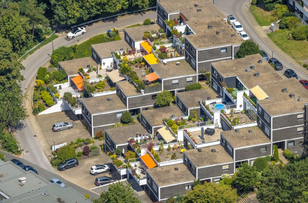 Luftbild Heiligenhaus - Mehrfamilienhaussiedlung mit treppenartigen Balkonen an der Hubertusstraße in Heiligenhaus im Bundesland Nordrhein-Westfalen