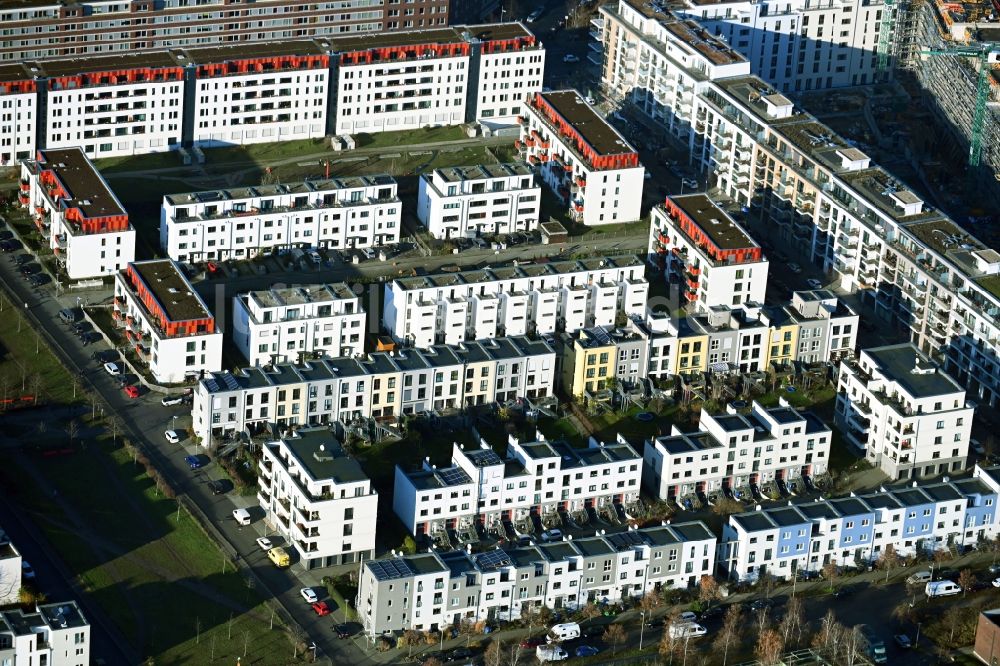 Berlin von oben - Mehrfamilienhaussiedlung zwischen Erich-Nehlhans-Straße und Zur Marktflagge im Ortsteil Prenzlauer Berg in Berlin, Deutschland