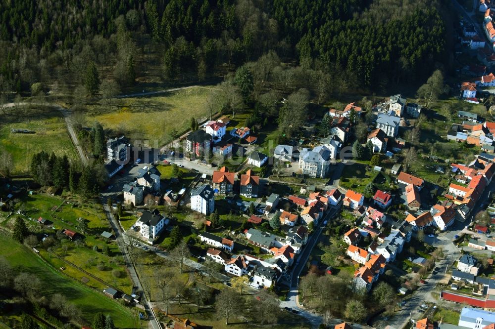 Luftbild Friedrichroda - Mehrfamilienhäuser entlang des Finsterberger Weges in Friedrichroda im Bundesland Thüringen, Deutschland
