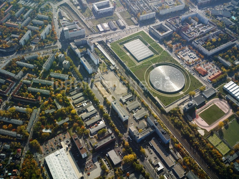 Luftbild Berlin - Mehrzweckhalle und Veranstaltungshalle Velodrom in Berlin an der Landsberger Allee im Stadtbezirk Prenzlauer Berg