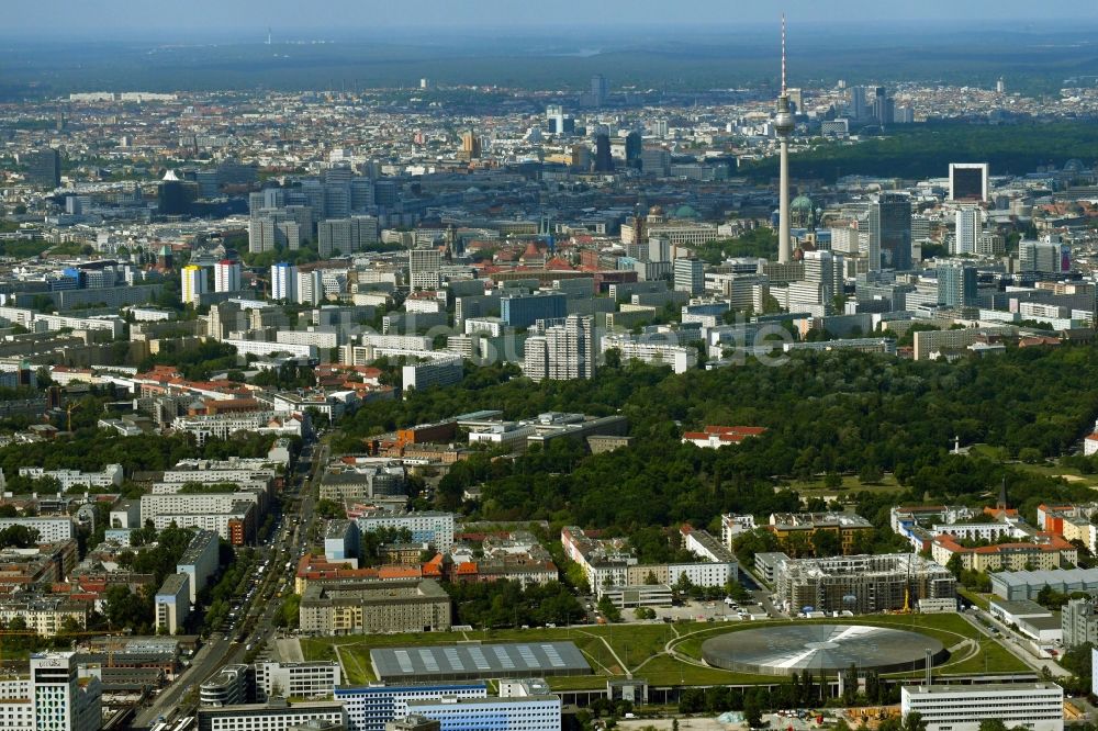 Berlin von oben - Mehrzweckhalle und Veranstaltungshalle Velodrom in Berlin an der Landsberger Allee im Stadtbezirk Prenzlauer Berg