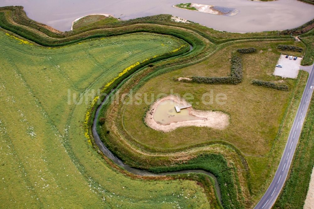 Kilnsea aus der Vogelperspektive: Melorationsgraben und Kanäle auf landwirtschaftlichen Feldern in Kilnsea in England, Vereinigtes Königreich