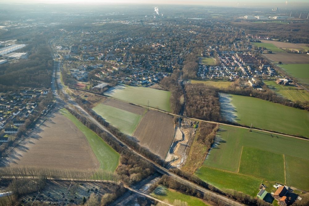 Luftaufnahme Dortmund - Melorationsgraben Kirchderner Graben und Kanäle auf landwirtschaftlichen Feldern in Dortmund im Bundesland Nordrhein-Westfalen, Deutschland