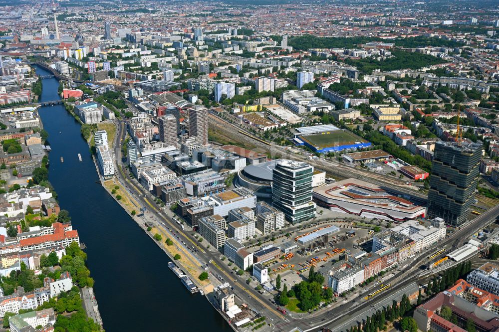 Berlin von oben - Mercedes-Benz-Arena im Anschutz Areal im Stadtteil Friedrichshain in Berlin