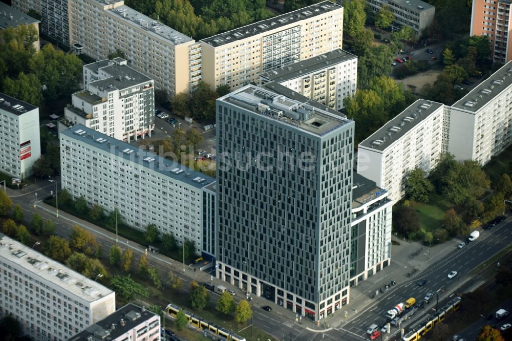 Luftaufnahme Berlin - Mercedes-Benz Bank Service Center - Hochhausneubau an der Mollstrasse in Berlin - Mitte