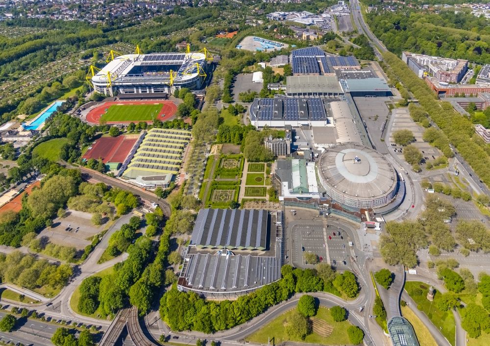 Dortmund von oben - Messegelände und Arena des BVB - Stadion Signal Iduna Park im Stadtteil Westfalenhalle in Dortmund im Bundesland Nordrhein-Westfalen