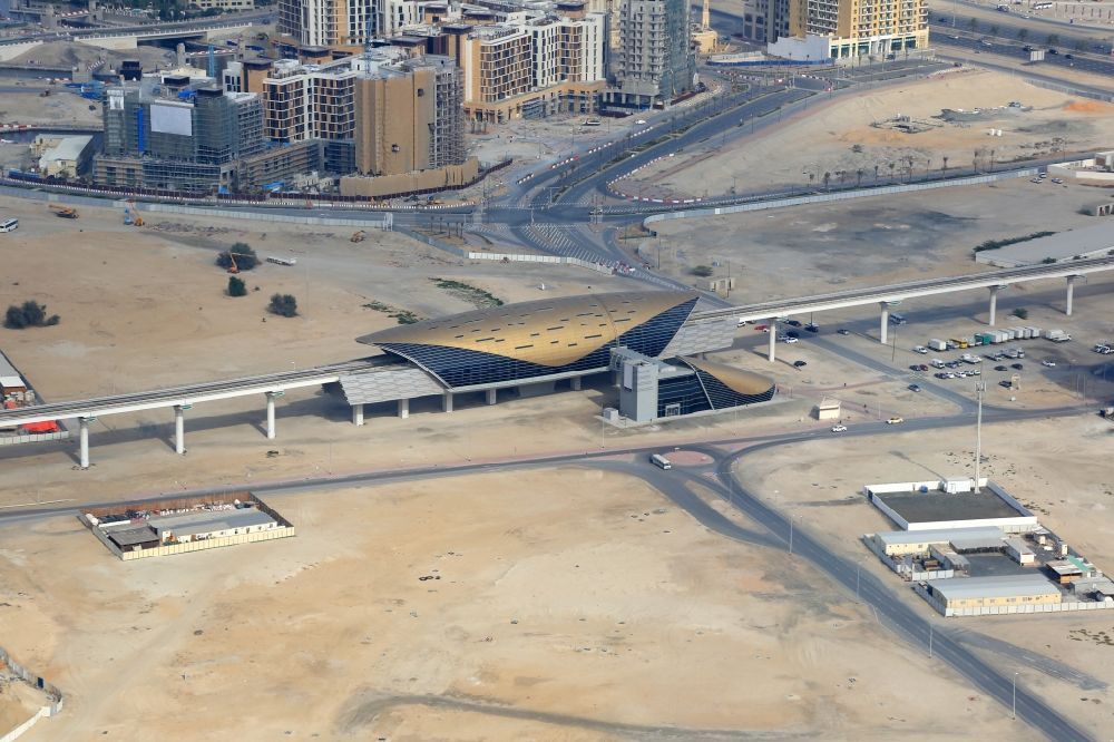Luftbild Dubai - Metro Haltestelle Al Jadaf im Ortsteil Bur Dubai in Dubai in Vereinigte Arabische Emirate