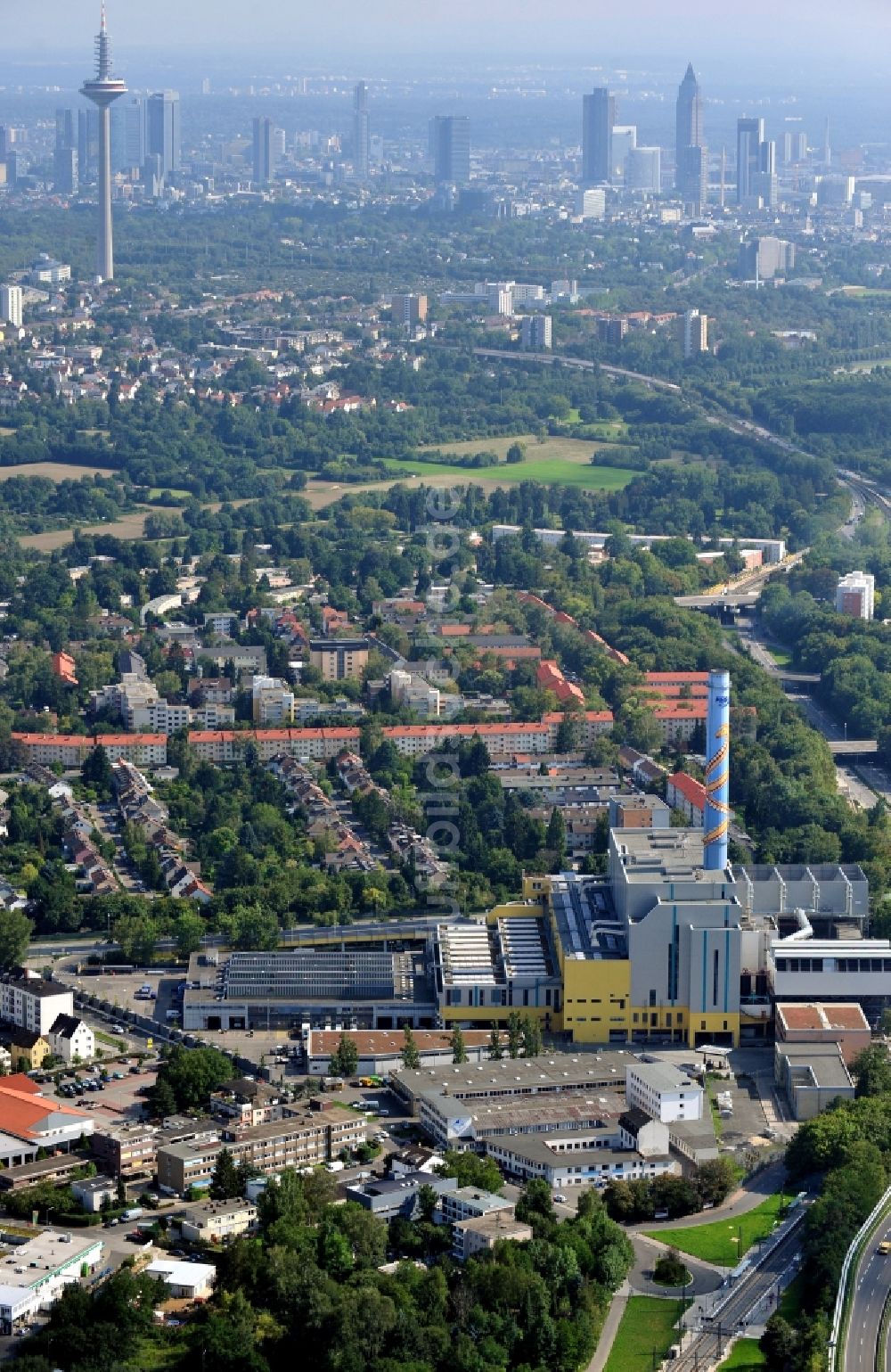 Frankfurt am Main von oben - MHKW - Müllheizkraftwerk Frankfurt am Main im Bundesland Hessen