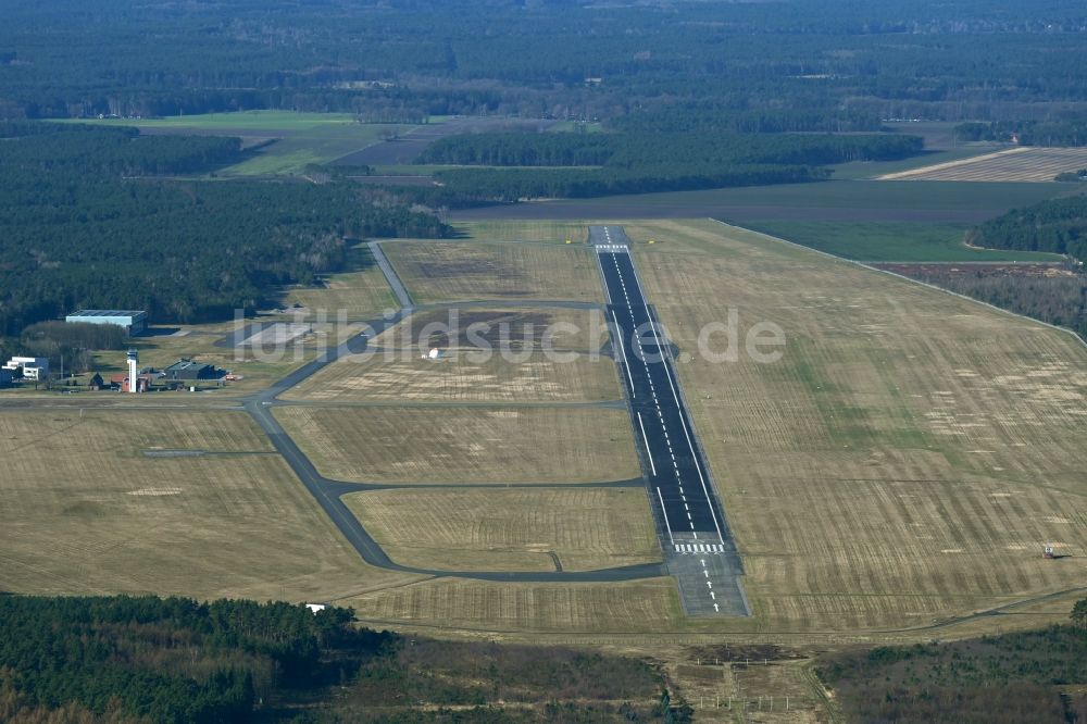 Luftaufnahme Faßberg - Militär- Flugplatz Fliegerhorst Faßberg in Faßberg im Bundesland Niedersachsen, Deutschland