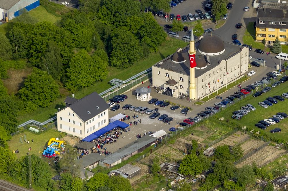 Luftbild Hamm OT Heessen - Minarett der Yunus Emre Camii Moschee am Hülskamp in Heessen , einem Ortsteil von Hamm in Nordrhein- Westfalen