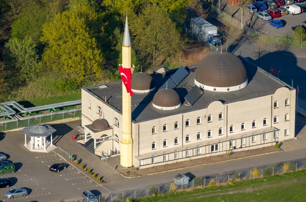 Luftbild Hamm - Minarett der Yunus Emre Camii Moschee am Hülskamp in Heessen , einem Ortsteil von Hamm in Nordrhein- Westfalen
