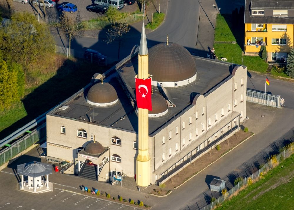 Luftaufnahme Hamm - Minarett der Yunus Emre Camii Moschee am Hülskamp in Heessen , einem Ortsteil von Hamm in Nordrhein- Westfalen