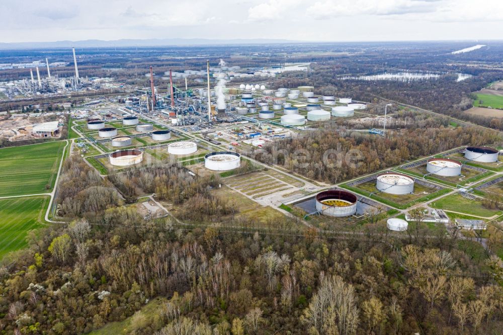 Luftbild Karlsruhe - Miro Raffinerie- Werksgelände des Mineralölproduzenten im Ortsteil Knielingen in Karlsruhe im Bundesland Baden-Württemberg, Deutschland