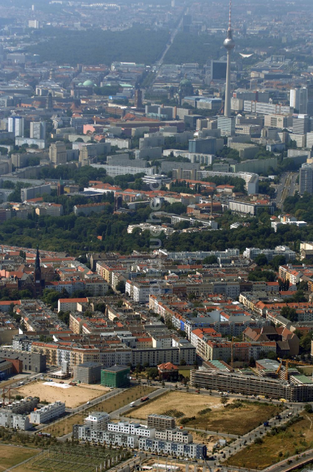 Luftbild Berlin - Mischbebauung einer Mehrfamilienhaussiedlung und Gewerbeflächen zwischen Hermann-Blankenstein-Straße und Eldenaer Straße in Berlin, Deutschland