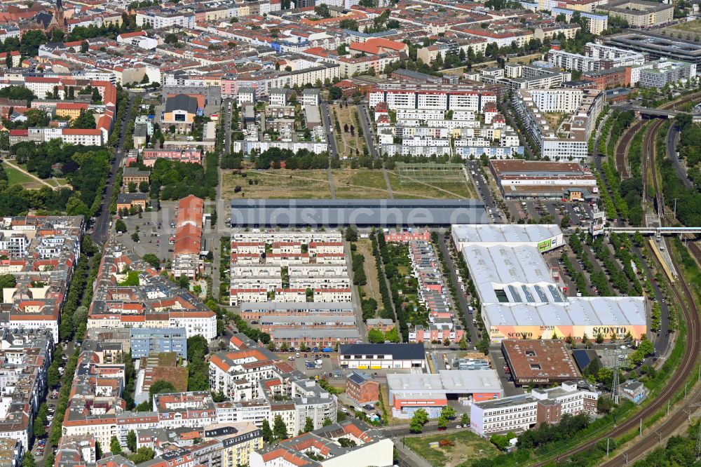 Luftbild Berlin - Mischbebauung einer Mehrfamilienhaussiedlung und Gewerbeflächen zwischen Hermann-Blankenstein-Straße und Eldenaer Straße in Berlin, Deutschland