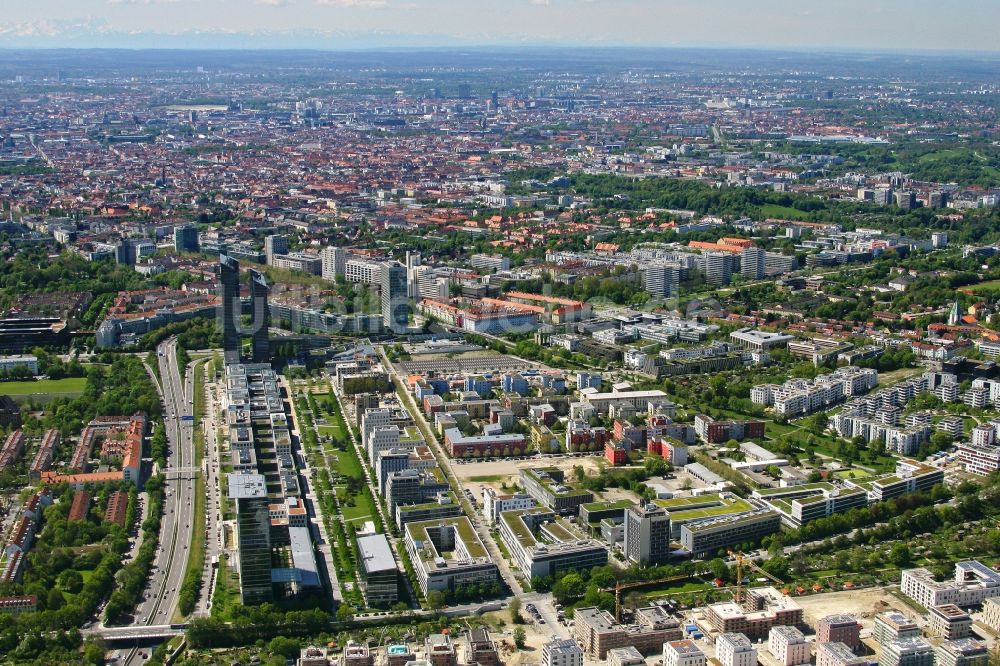 Luftbild München - Mischbebauung mit Wohngebieten und Bürogebäuden im Ortsteil Schwabing in München im Bundesland Bayern, Deutschland
