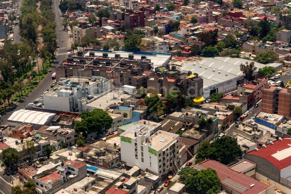 Ciudad de Mexico aus der Vogelperspektive: Mischbebauung Wohngebiets- und Gewerbeflächen in Ciudad de Mexico in Mexiko