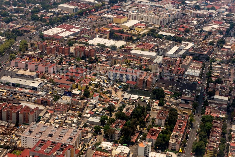 Ciudad de Mexico von oben - Mischbebauung Wohngebiets- und Gewerbeflächen in Ciudad de Mexico in Mexiko
