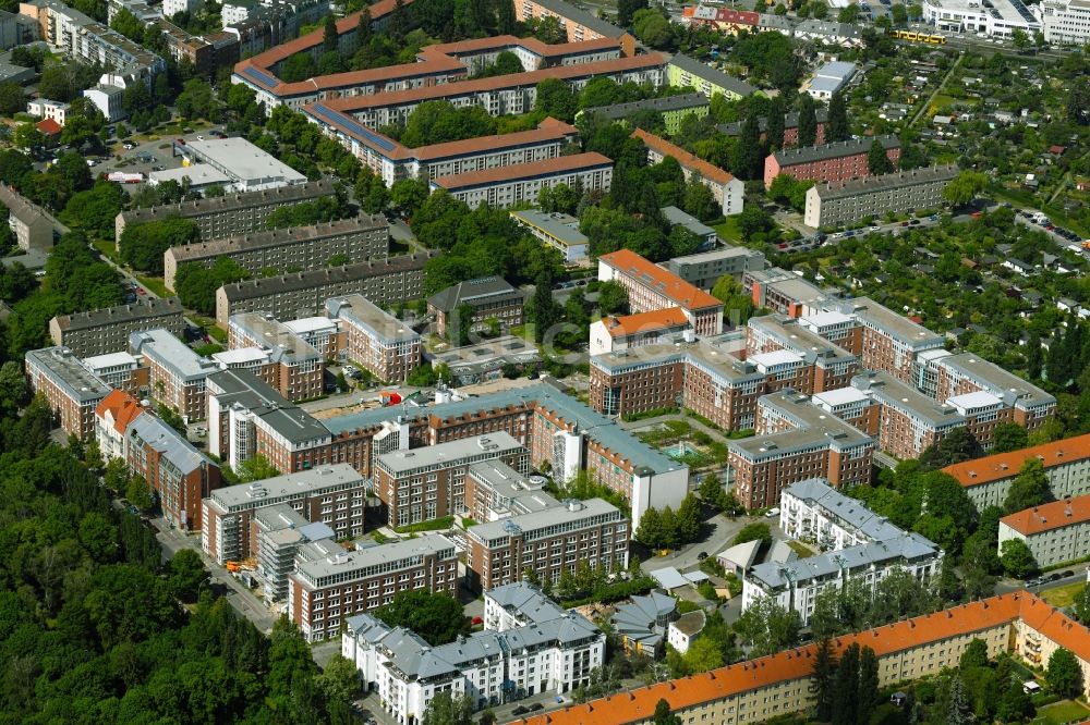 Berlin von oben - Mischbebauung der Wohngebiets- und Gewerbeflächen Gustav-Adolf-Straße in Weißensee in Berlin, Deutschland