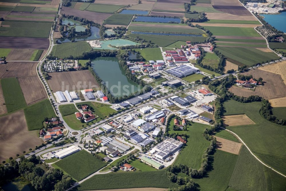 Luftaufnahme Haselfurth - Mischbebauung der Wohngebiets- und Gewerbeflächen in Haselfurth im Bundesland Bayern, Deutschland