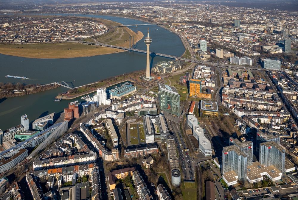 Luftbild Düsseldorf - Mischbebauung der Wohngebiets- und Gewerbeflächen im Ortsteil Unterbilk in Düsseldorf im Bundesland Nordrhein-Westfalen, Deutschland