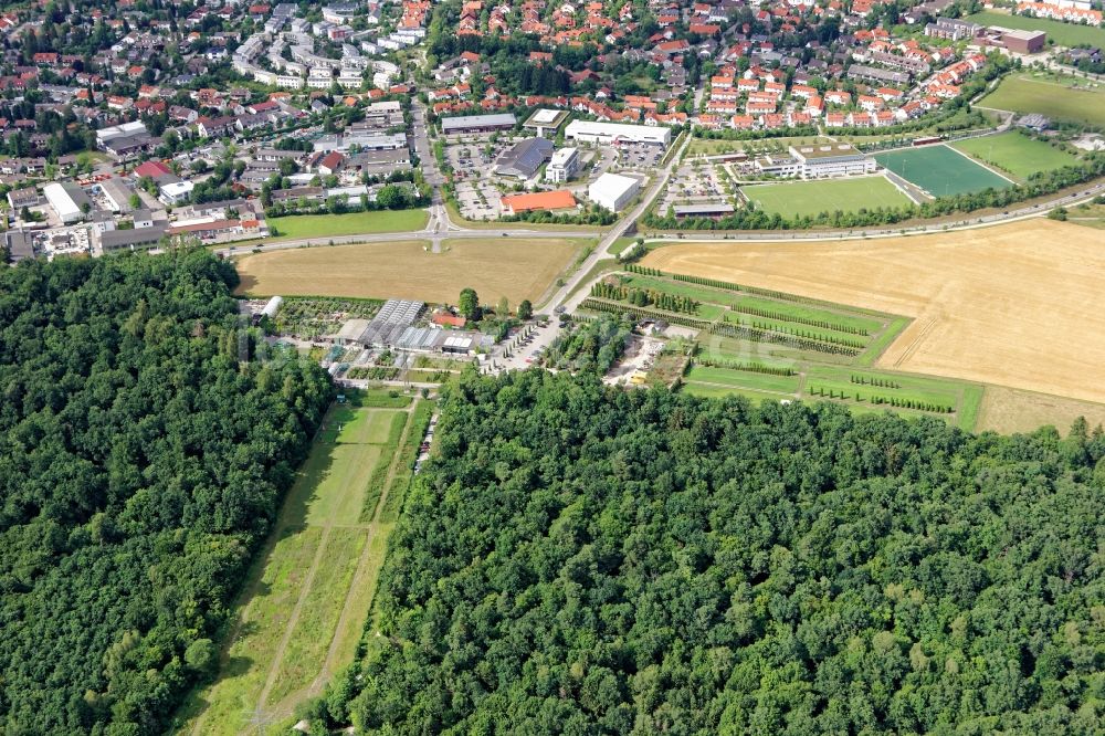 Neuried von oben - Mischbebauung der Wohngebiets- und Gewerbeflächen im Süden von Neuried in Neuried im Bundesland Bayern, Deutschland