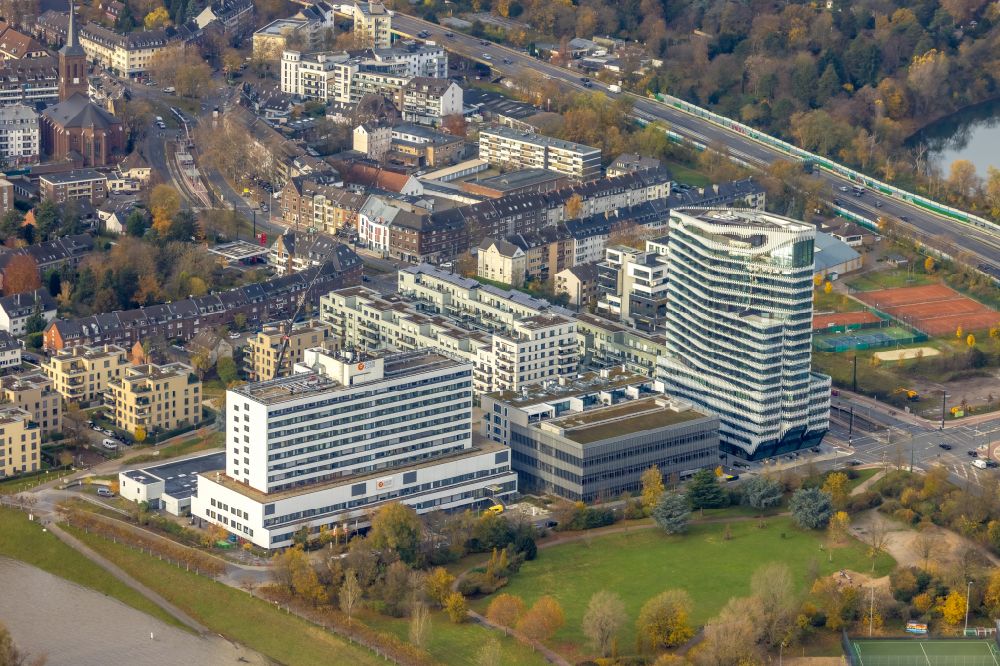 Luftaufnahme Düsseldorf - Mischbebauung der Wohngebiets- und Gewerbeflächen im Stadtteil Heerdt in Düsseldorf im Bundesland Nordrhein-Westfalen, Deutschland