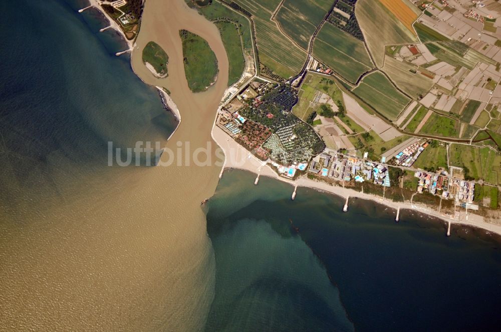 Luftbild Porto Fossone - Mündung des Flusses Etsch in das Mittelmeer bei Porto Fossone in der Provinz Rovigo in italien