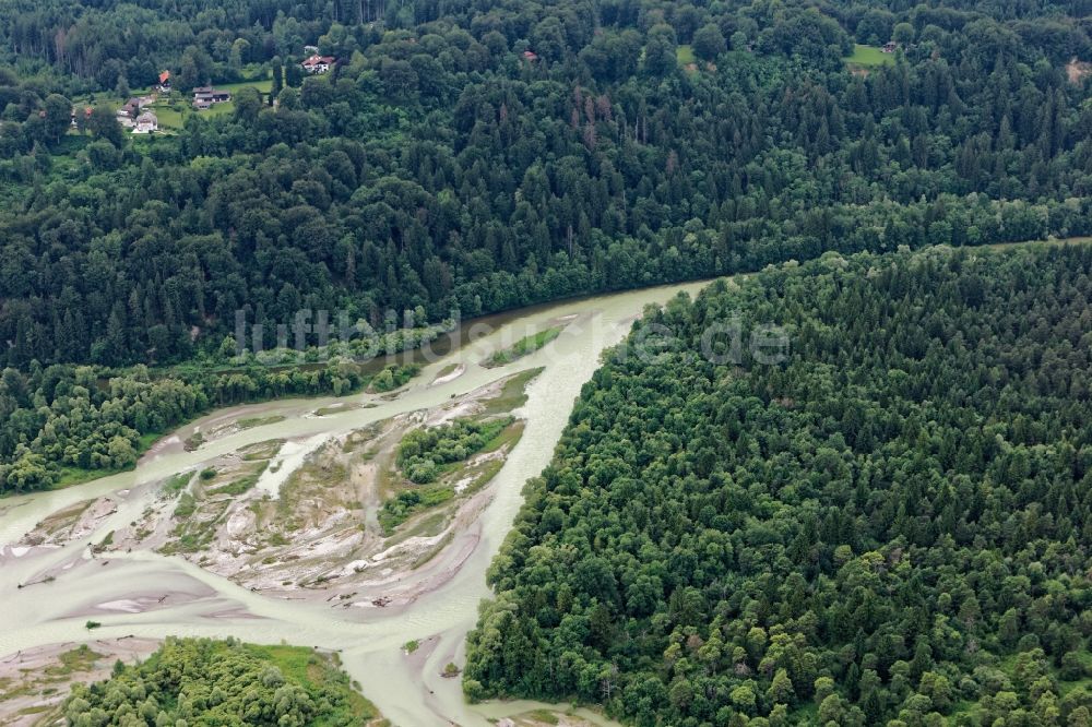 Icking aus der Vogelperspektive: Mündung der Loisach in die Isar bei Icking nahe Wolfratshausen im Bundesland Bayern, Deutschland