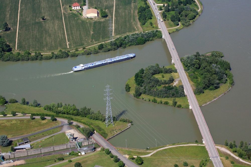 Luftaufnahme Niffer - Mündung des Rhein - Rhone - Kanals in den Rheinseitenkanal bei Niffer in Frankreich