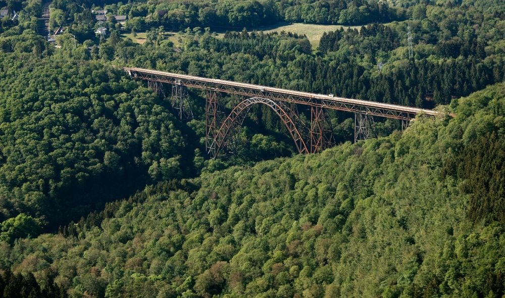 Luftaufnahme Solingen - Müngstener Brücke in Solingen im Bundesland Nordrhein-Westfalen