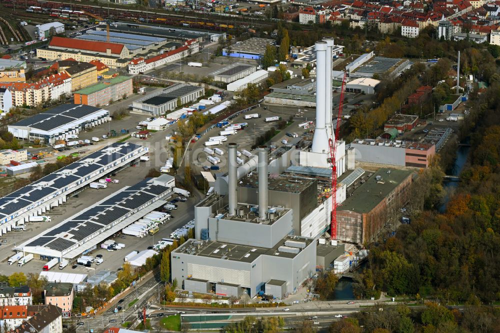 München von oben - Modernisierung der Kraftwerksanlagen des Heizkraftwerkes Süd in München Sendling im Bundesland Bayern
