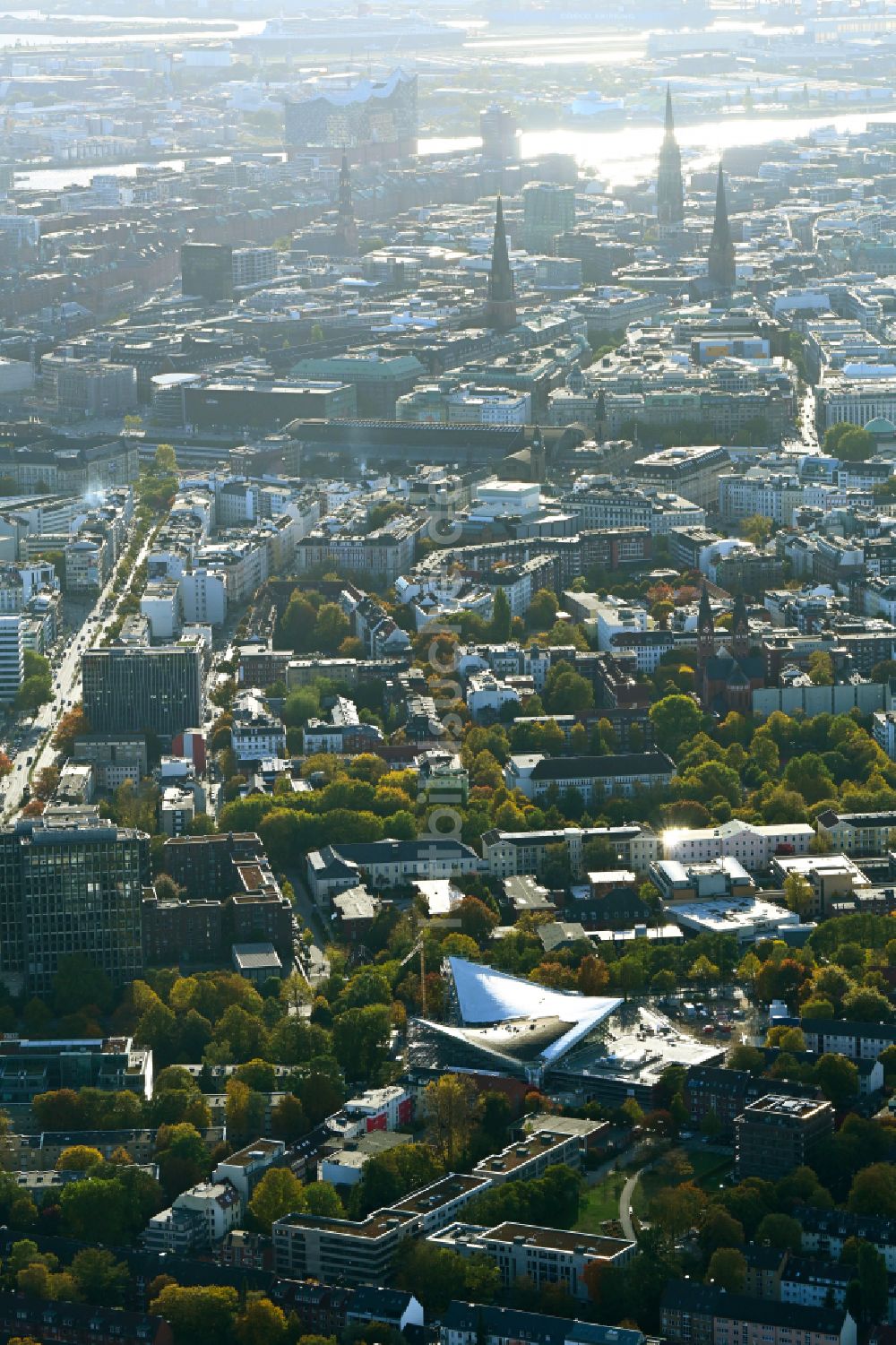 Luftbild Hamburg - Modernisierung der Schwimmhalle Alster-Schwimmhalle im Ortsteil Hohenfelde in Hamburg, Deutschland
