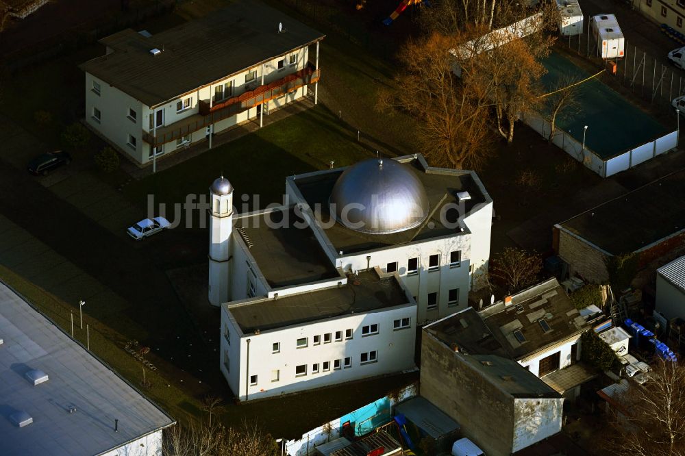 Berlin aus der Vogelperspektive: Moschee Khadija Moschee Berlin im Ortsteil Heinersdorf in Berlin, Deutschland