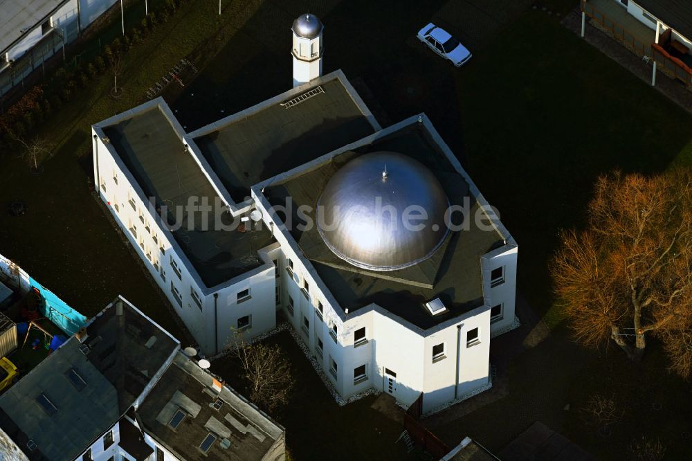 Berlin aus der Vogelperspektive: Moschee Khadija Moschee Berlin im Ortsteil Heinersdorf in Berlin, Deutschland
