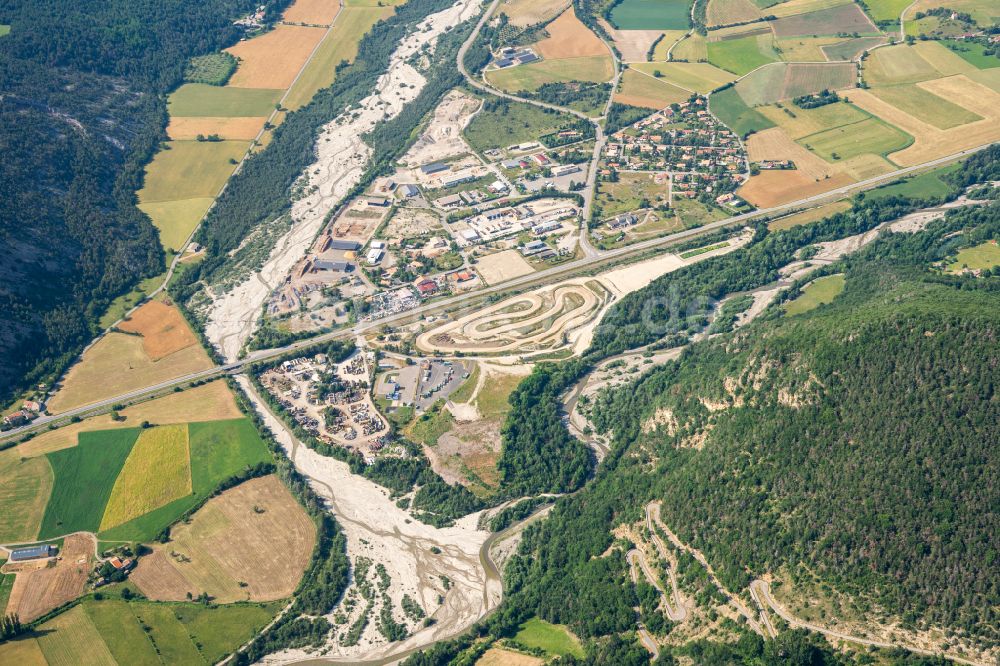 Luftaufnahme Veynes - Motocross- Rennbahn in Montmaur in Provence-Alpes-Cote d'Azur, Frankreich