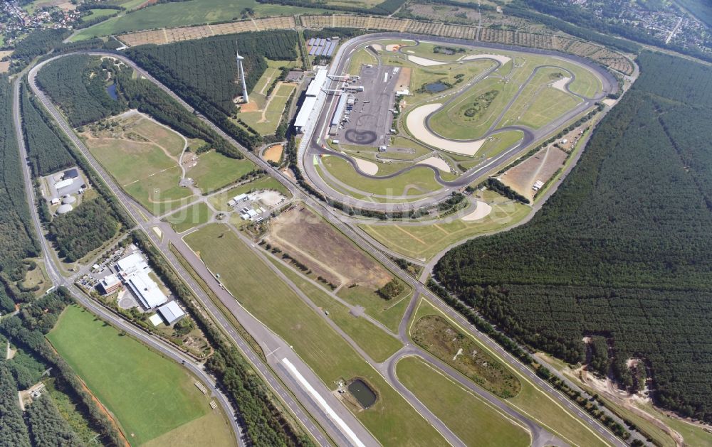 Klettwitz aus der Vogelperspektive: Motorsportanlage Lausitzring bei Klettwitz im Bundesland Brandenburg