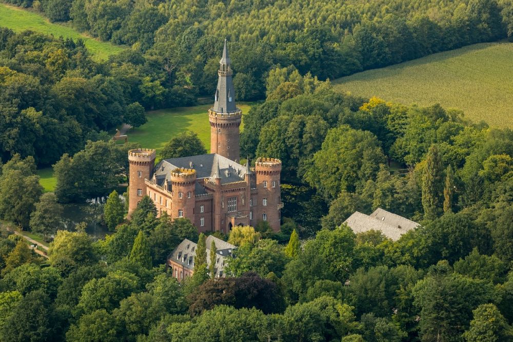 Bedburg-Hau von oben - Museum Schloss Moyland in Bedburg-Hau im Bundesland Nordrhein-Westfalen, Deutschland