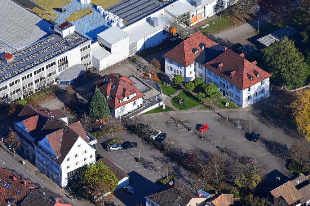 Luftaufnahme Wehr - Museums- Gebäude des Brennet-Textilmuseums, Gasthaus Krone und Cafe Denk-Pause in Wehr im Bundesland Baden-Württemberg, Deutschland