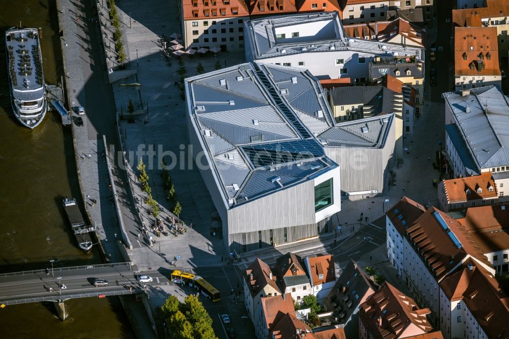 Luftbild Regensburg - Museums- Gebäude- Ensemble Haus der Bayerischen Geschichte - Museum in Regensburg im Bundesland Bayern, Deutschland